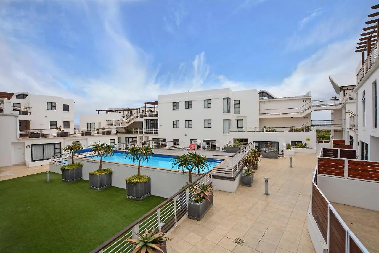 Luxury Beachfront W Swimming Pool- , 111 Azure On The Bay, Big Bay, Cape Town